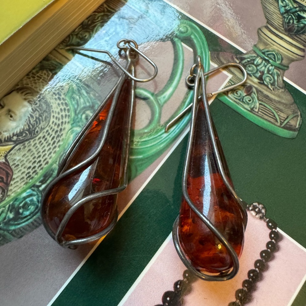 Beautiful Bakelite? tear drop earrings preowned sterling